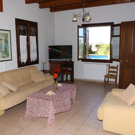 Premium Rethymno 3 Bedrooms Hinaki Private Garden Private Outdoor Pool Bbq Outdoor Sitting And Dining Area *