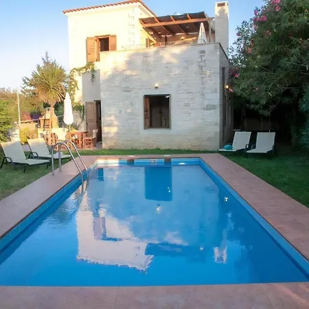 Premium Rethymno 3 Bedrooms Hinaki Private Garden Private Outdoor Pool Bbq Outdoor Sitting And Dining Area וילה *