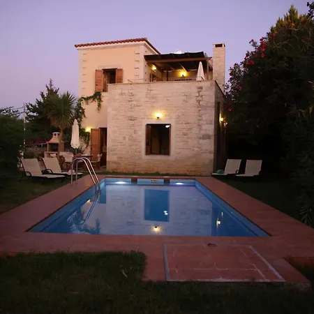 Premium Rethymno 3 Bedrooms Hinaki Private Garden Private Outdoor Pool Bbq Outdoor Sitting And Dining Area