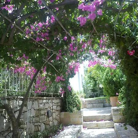 Premium Rethymno 3 Bedrooms Hinaki Private Garden Private Outdoor Pool Bbq Outdoor Sitting And Dining Area * Prinés