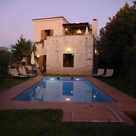 Premium Rethymno 3 Bedrooms Hinaki Private Garden Private Outdoor Pool Bbq Outdoor Sitting And Dining Area Prinés