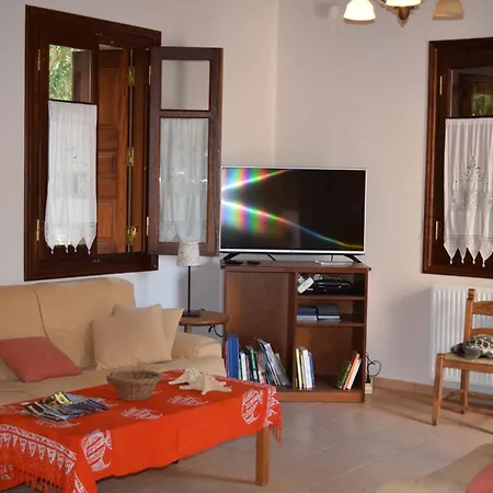 Premium Rethymno 3 Bedrooms Hinaki Private Garden Private Outdoor Pool Bbq Outdoor Sitting And Dining Area Prinés