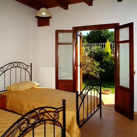 Willa Premium Rethymno 3 Bedrooms Hinaki Private Garden Private Outdoor Pool Bbq Outdoor Sitting And Dining Area *