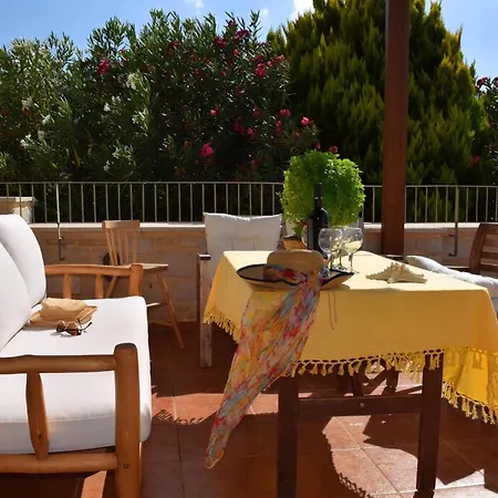 Willa Premium Rethymno 3 Bedrooms Hinaki Private Garden Private Outdoor Pool Bbq Outdoor Sitting And Dining Area *